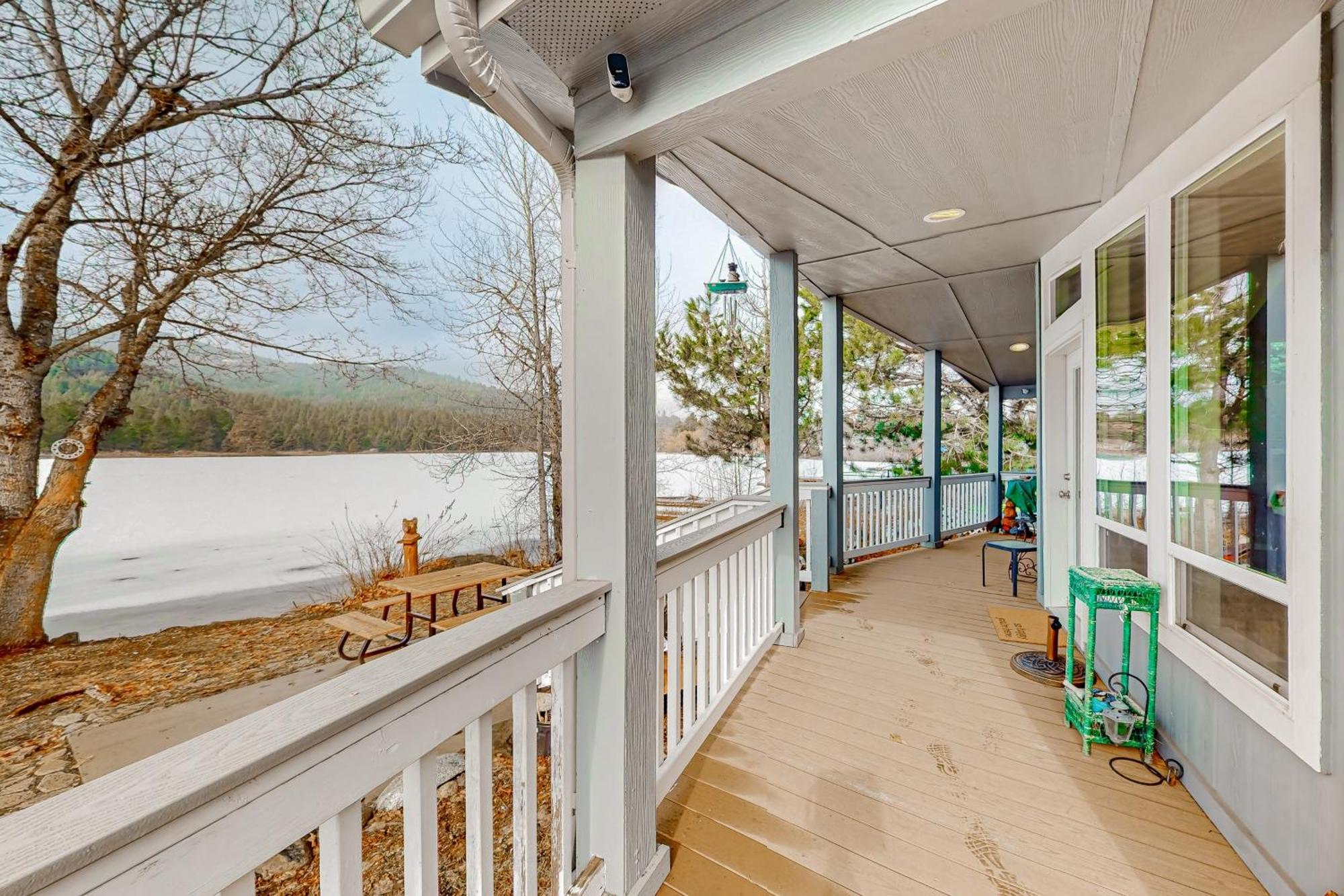 Sunset On Spirit Lake Exterior photo